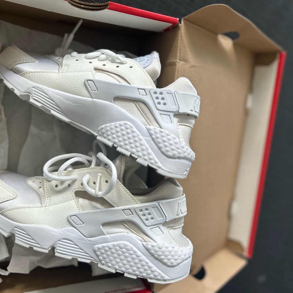 Nike Huarache Women’s Size 6US